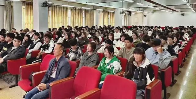 南宫28辽广院举行家务劳动教育专题讲座(图2)