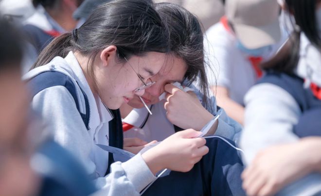 南宫NG·28(中国)官方网站无锡市东林中学：在“读己—读家—读校—读城—读国”(图2)