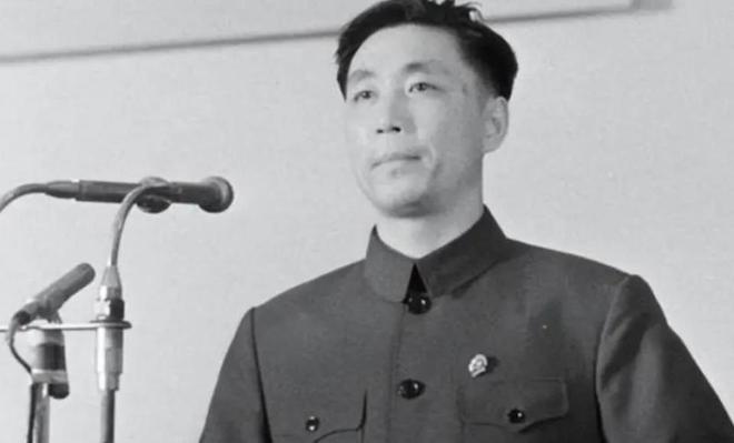 南宫NG·28(中国)官方网站王洪文死后没有入土安葬他的妻儿下场如何？长女拒绝入(图1)